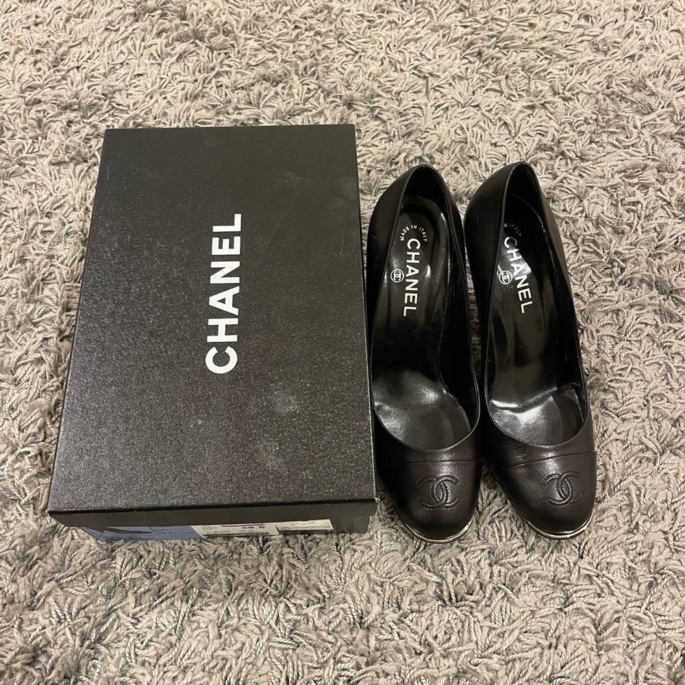 Chanel 2011 CC Pumps
